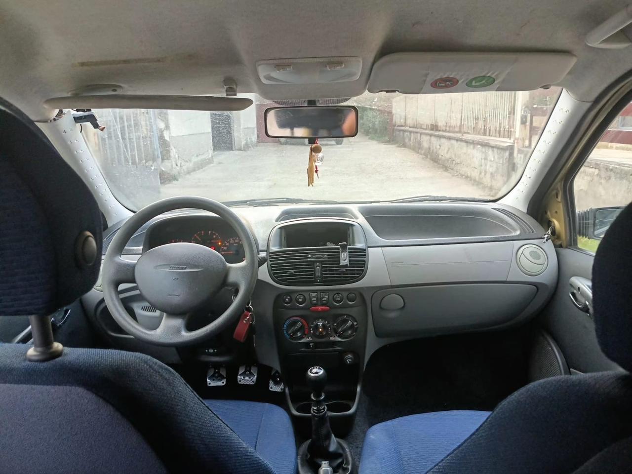 Fiat Punto 1.2i cat 5 porte ELX