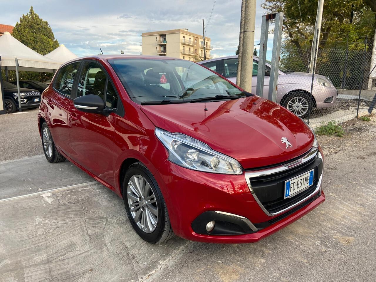 Peugeot 208 1.6 HDi 75 5 porte Allure