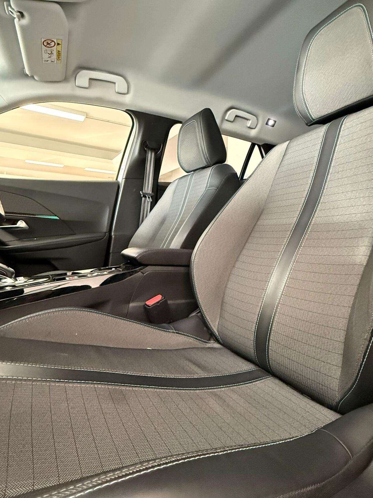 Peugeot 2008 BlueHDi 130 S&S EAT8 Allure