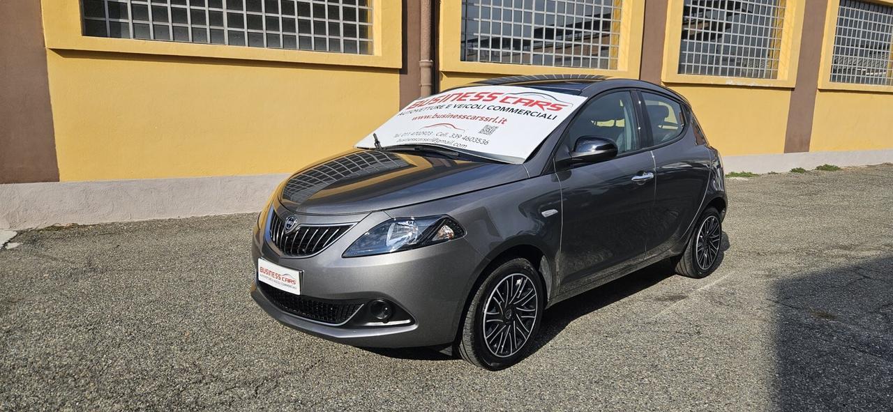 Lancia Ypsilon 1.0 FireFly 5 porte S&S Hybrid Ecochic Silver