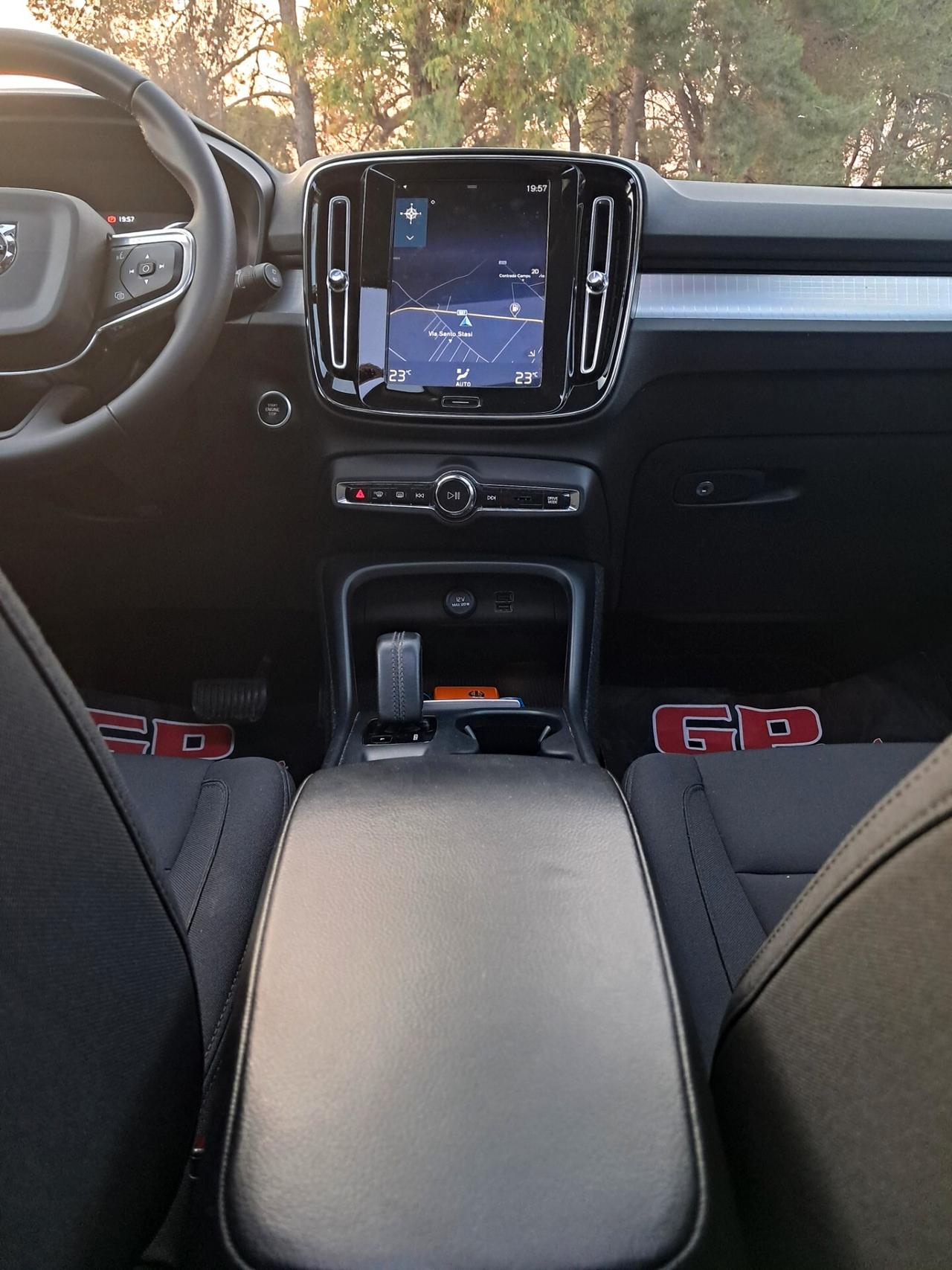 Volvo XC40-2.0-150CV*TETTO*CAM360°*LED*NAVI