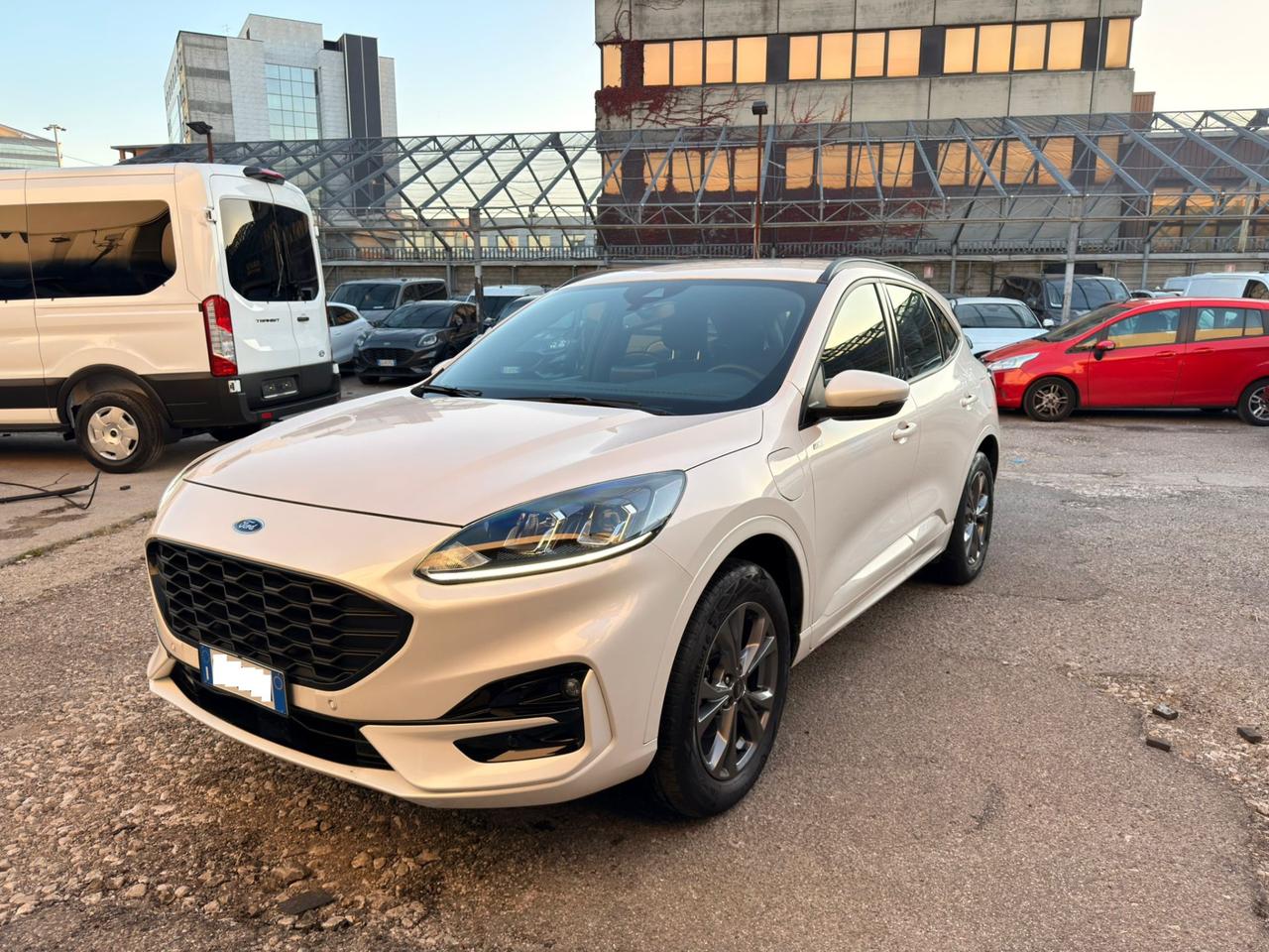 FORD Kuga 3ª serie - Kuga 2.5 Plug In Hybrid 225 CV CVT 2WD ST-Line