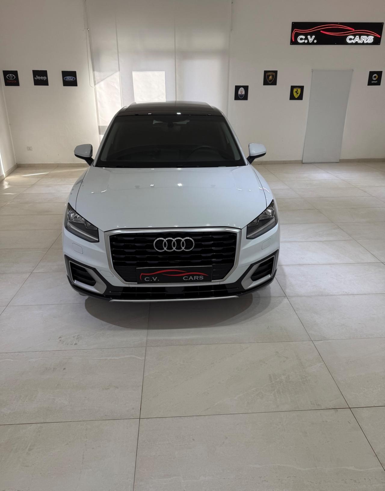 AUDI Q2 30 TDI S LINE EDITION CON TETTO APRIBILE E GANCIO TRAINO