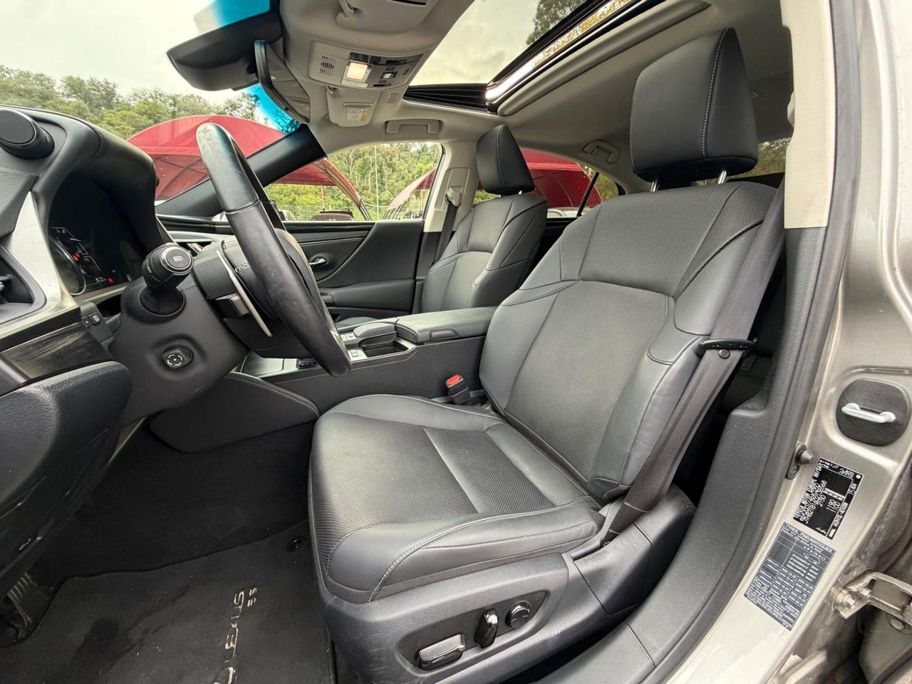 Lexus ES Hybrid Luxury