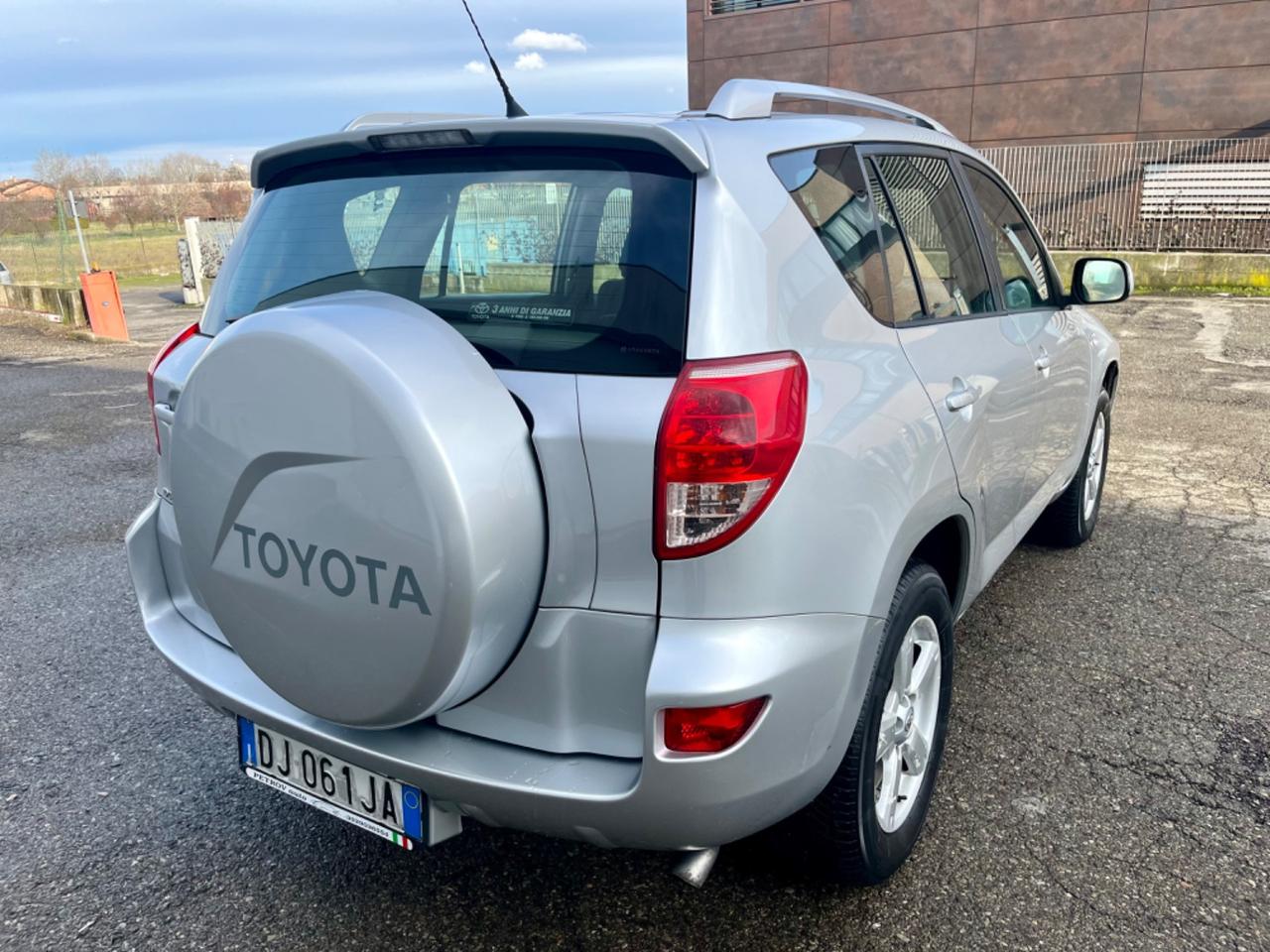 Toyota RAV4 2.2D-4D 155.000km 2007 4x4 perfetta