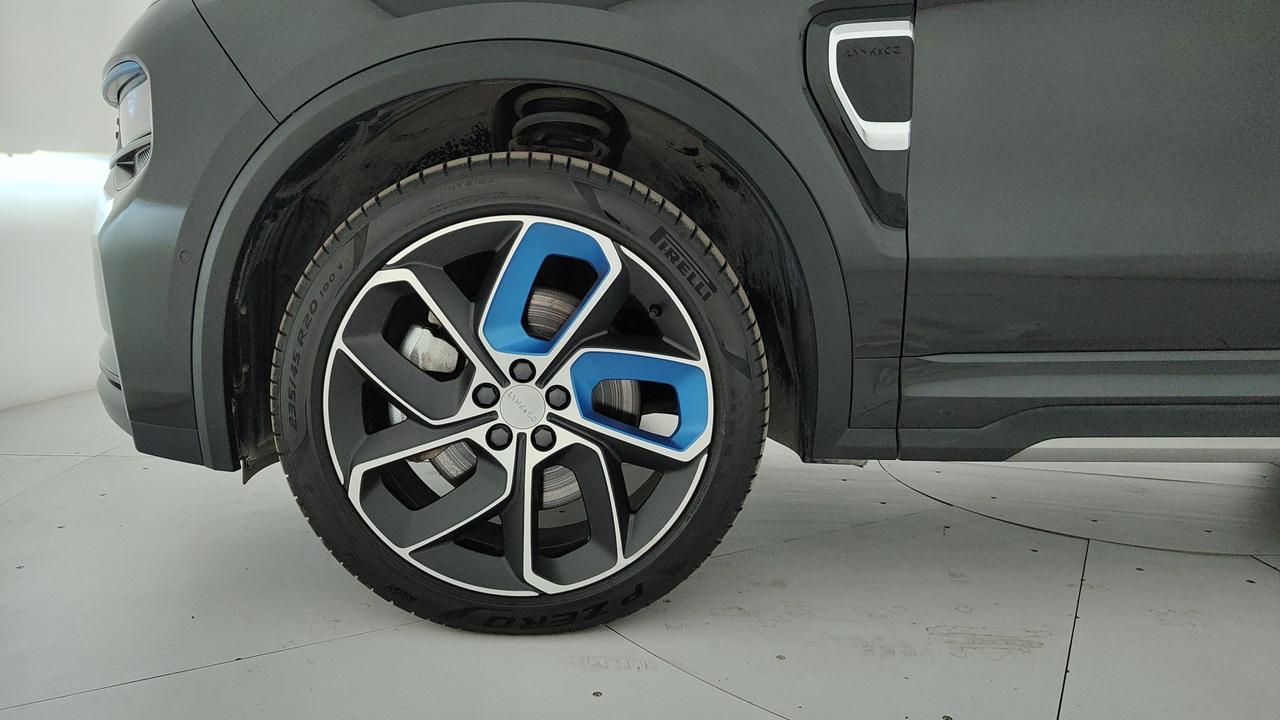 LYNK & CO 01 1.5 td phev auto