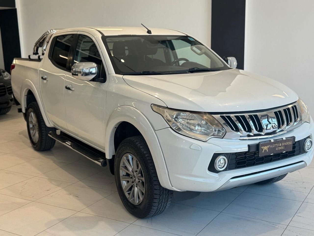 Mitsubishi L200 2.4 DI-D/181CV Club Cab Intense Hp Mivec SDA