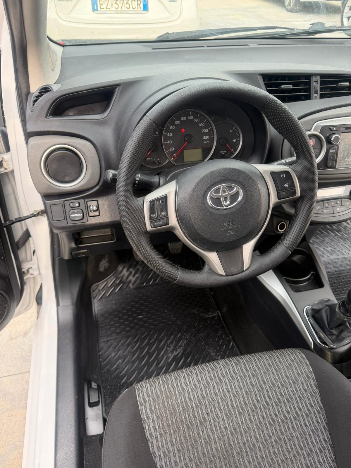 Toyota Yaris 1.0 5 porte Lounge