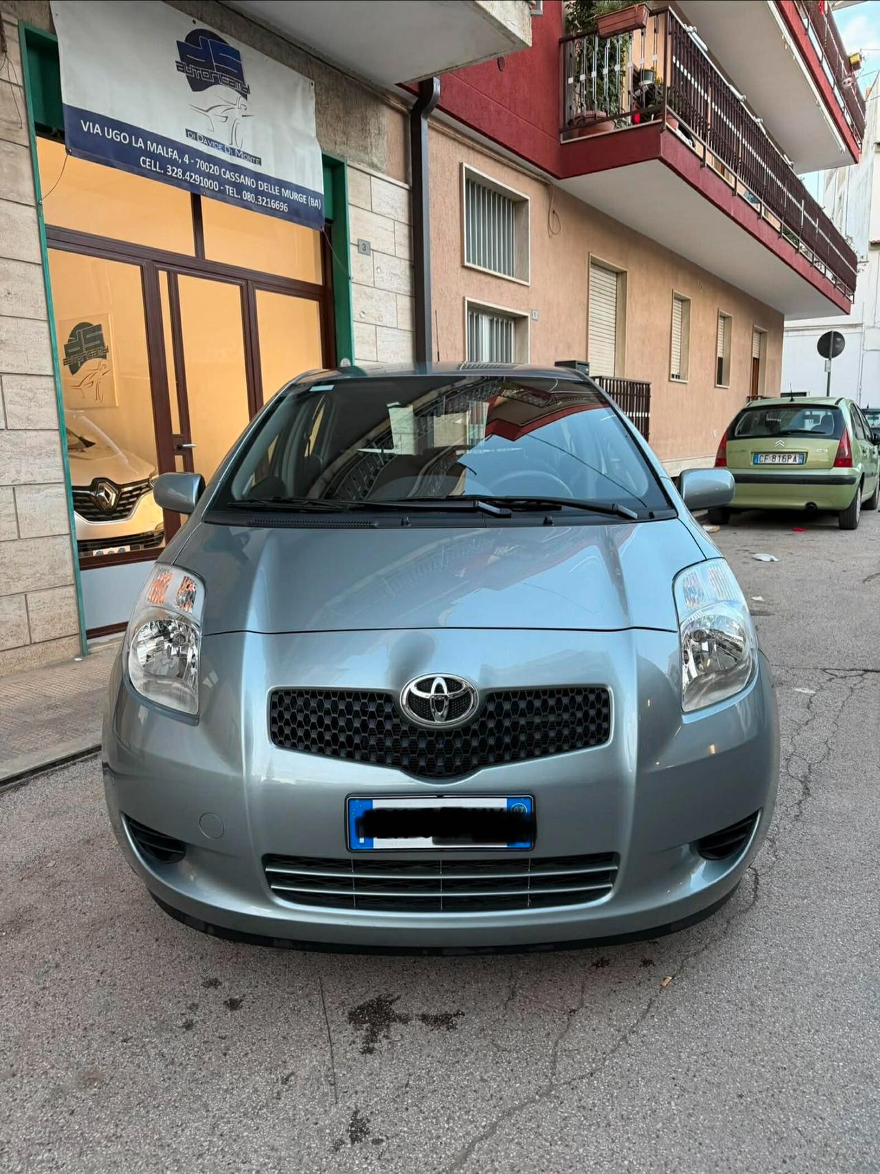 Toyota Yaris 1.0 5 porte