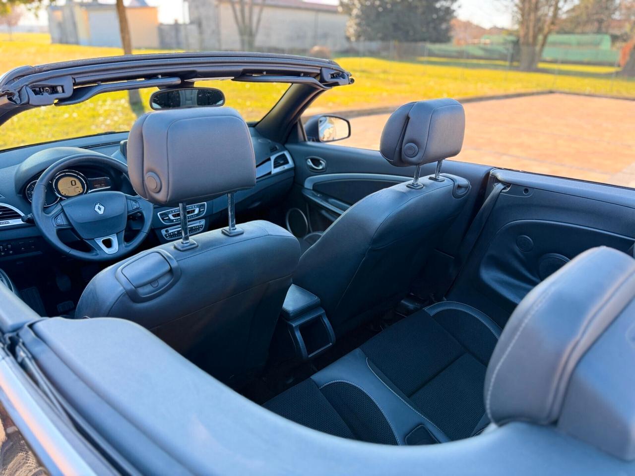 Renault Megane Mégane C-C 1.5 dCi 110CV Floride