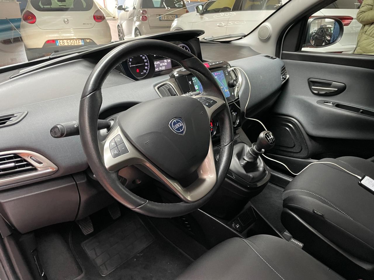 Lancia Ypsilon 1.0 Hybrid Neopatentati Euro 6