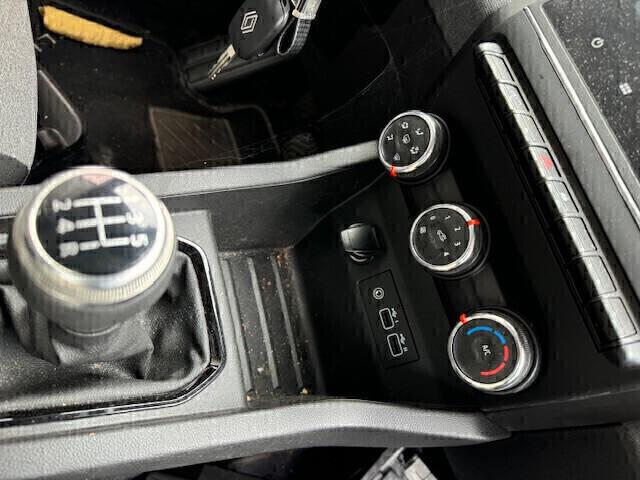 Renault Clio SCe 65 CV 5 porte Evolution 1.0 B 49KW 2023 8000KM