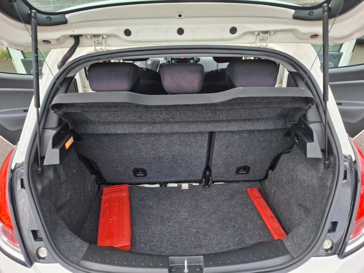 Lancia Ypsilon 1.2 del 2012 SOLO 133.000 KM