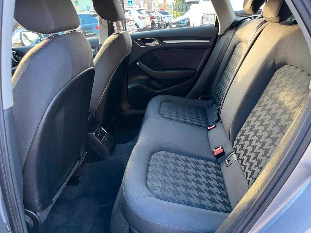 Audi A3 1.6 tdi Business 110cv s-tronic E6
