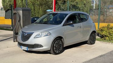 Lancia Ypsilon 1.2 69 CV 5 porte 30th Anniversary 2015