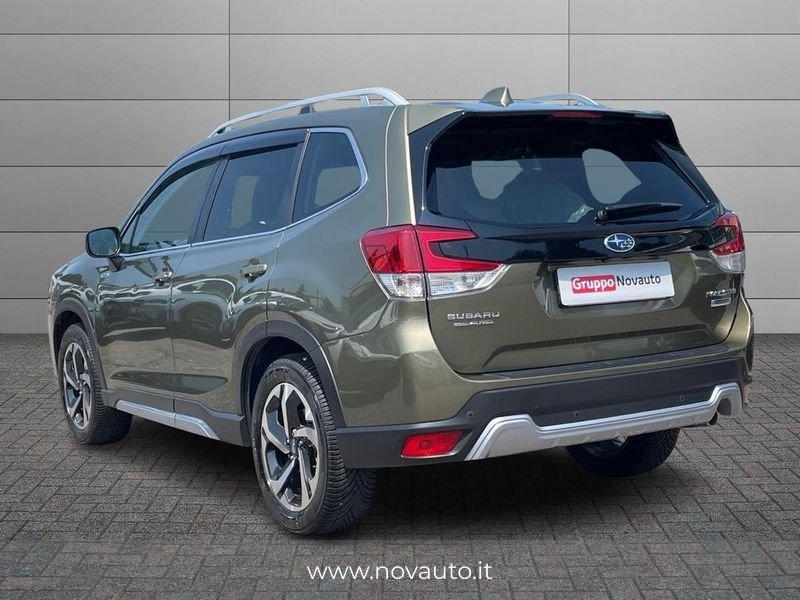 Subaru Forester 2.0 e-Boxer Premium auto
