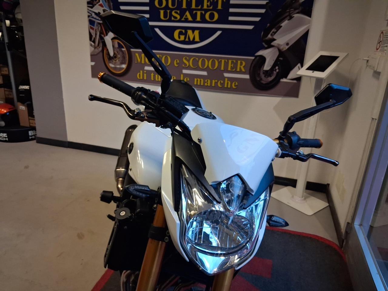 Yamaha FZ8