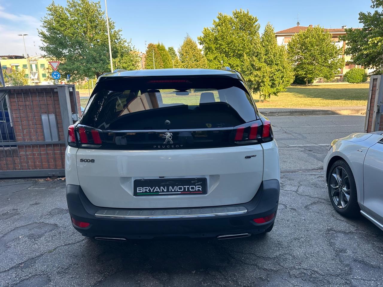 Peugeot 5008 BlueHDi 180 S&S EAT8 GT