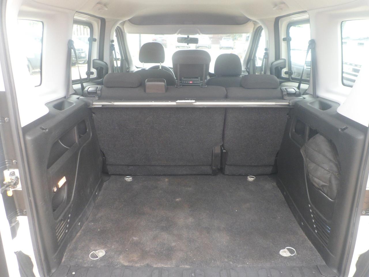 Fiat Doblo 5 posti autocarro