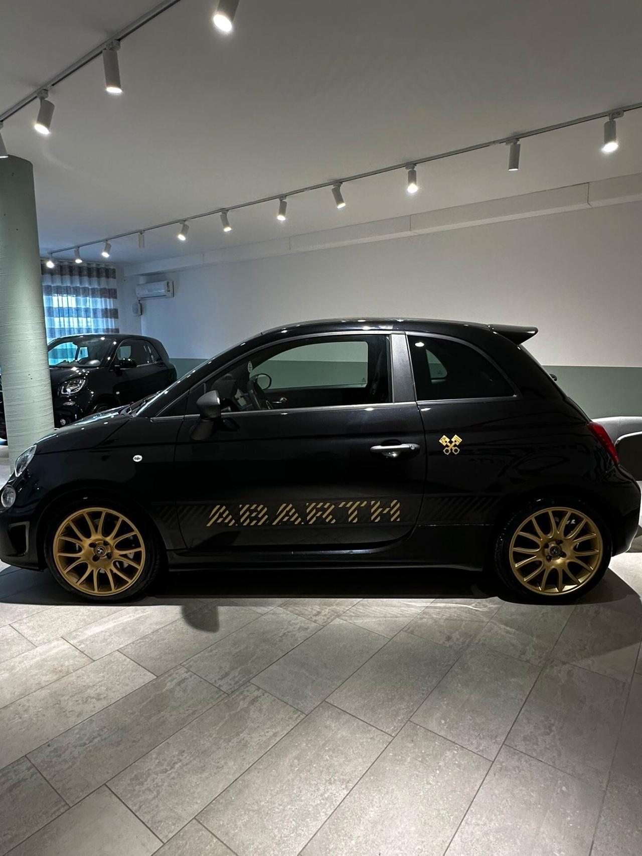Abarth 695 75 anniversario
