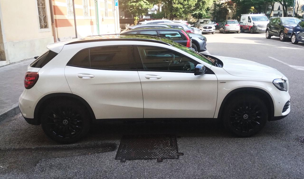 Mercedes-benz GLA 200 d Automatic Night Editin AMG Line