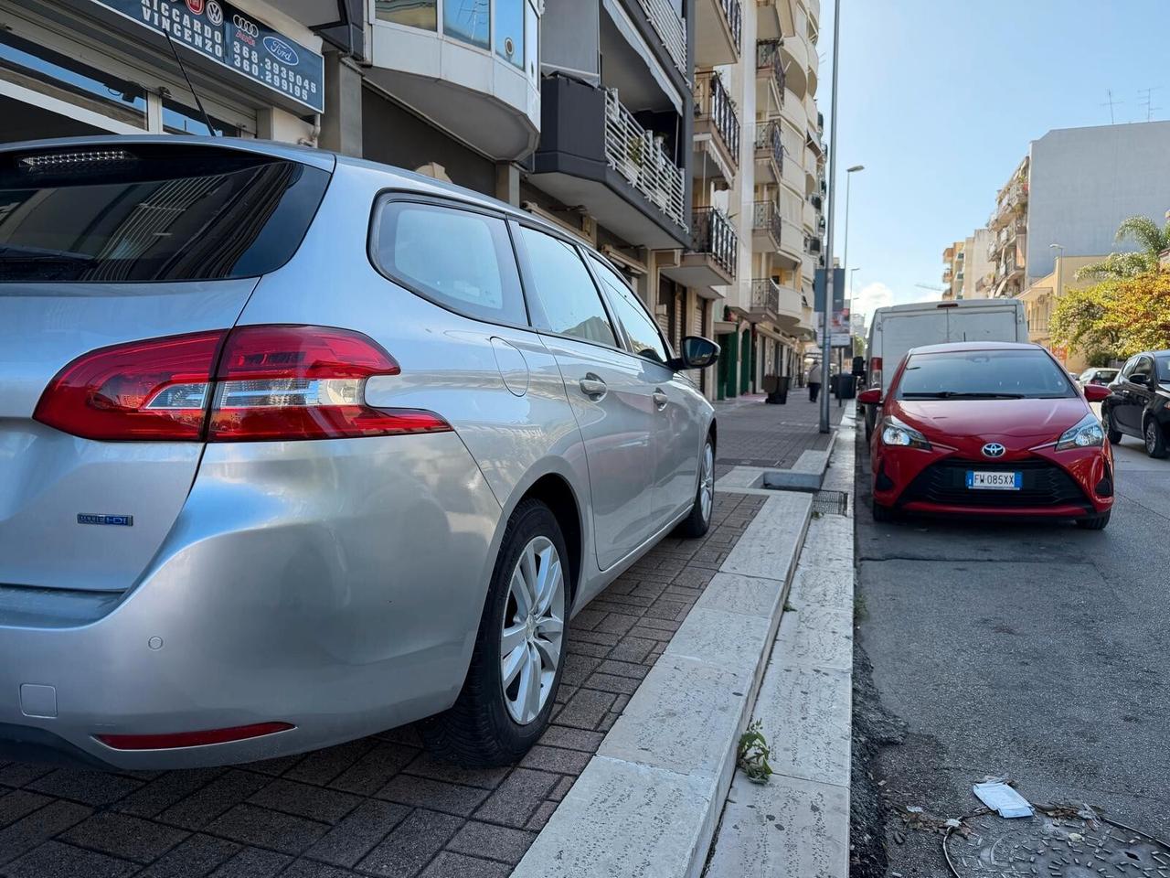 Peugeot 308 BlueHDi 120 S&S Business
