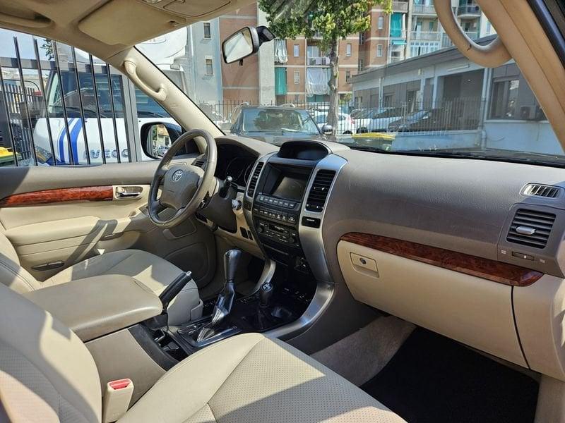 Toyota Land Cruiser 5p 3.0 d4-d Auto 7POSTI GANCIO TRAINO