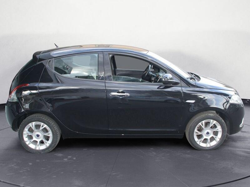 Lancia Ypsilon 1.2 69 CV 5 porte Platinum