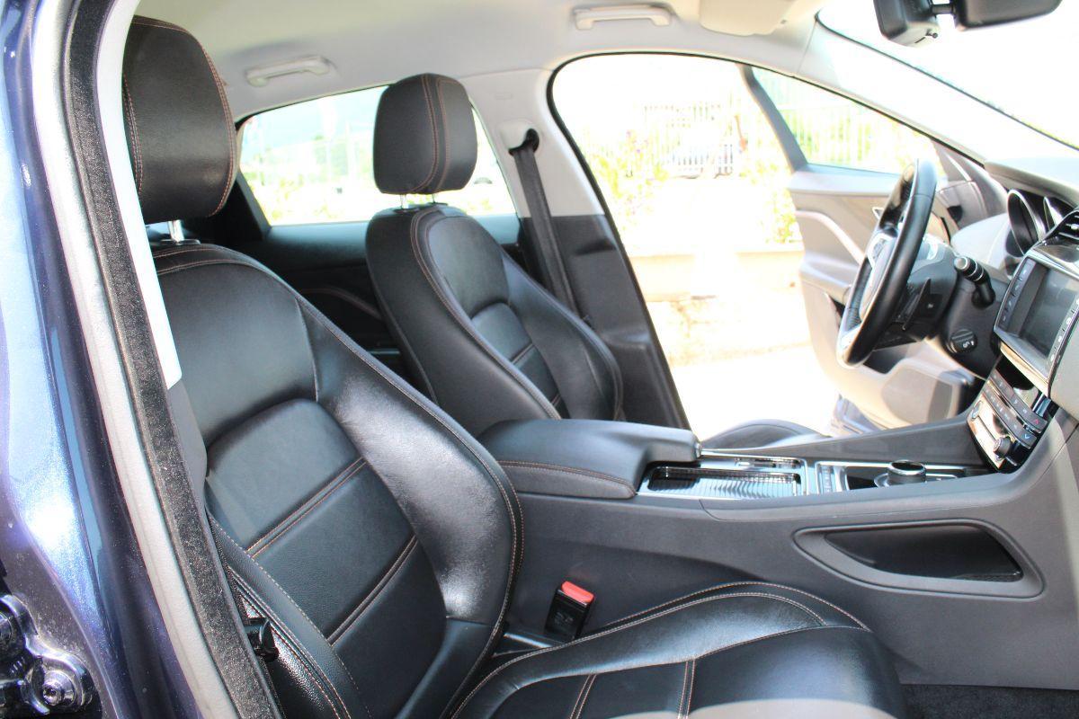 JAGUAR - F-Pace - 2.0 D 180 CV AWD aut. Portfolio