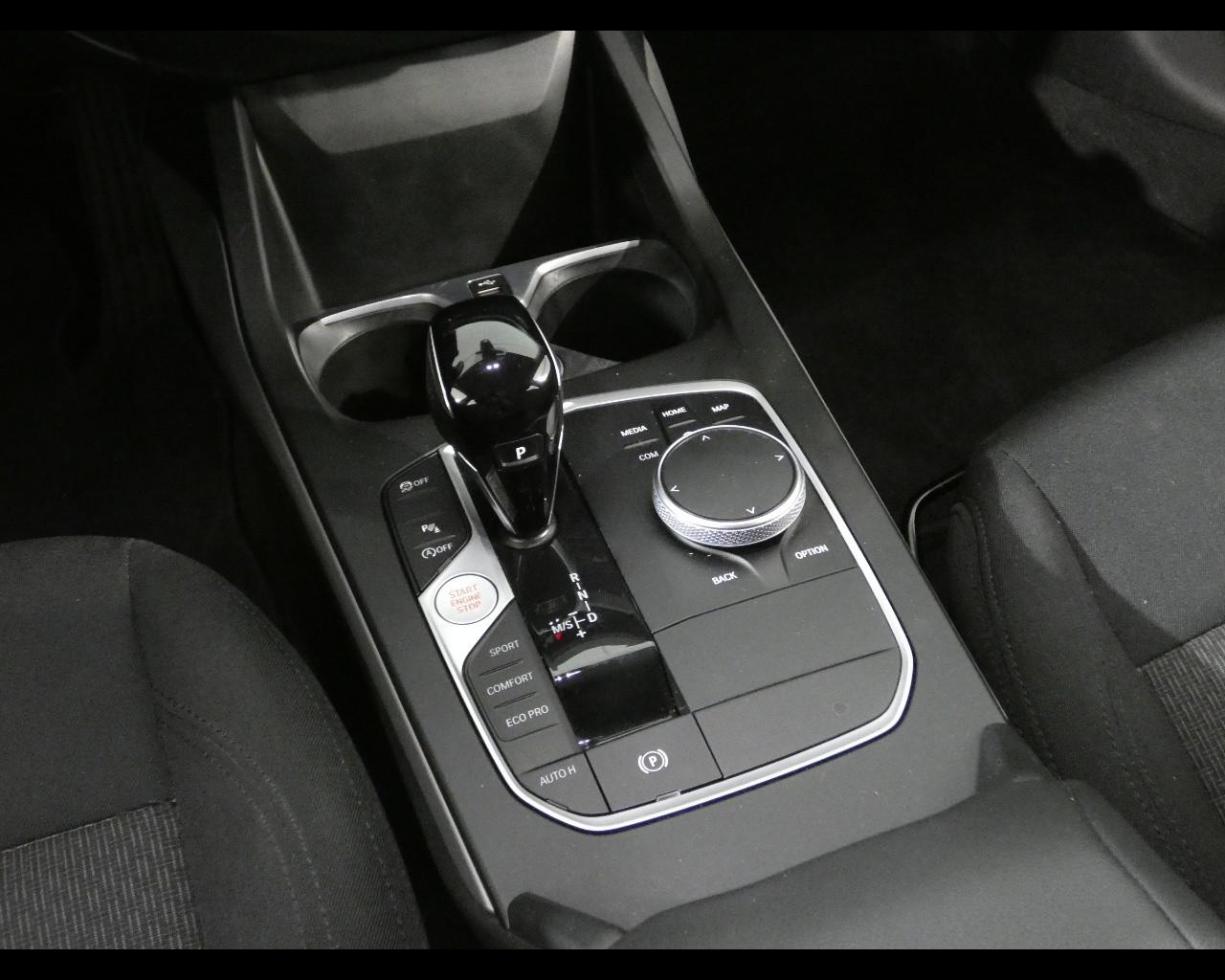 BMW Serie 1 (F40) - 116d 5p. Business Advantage