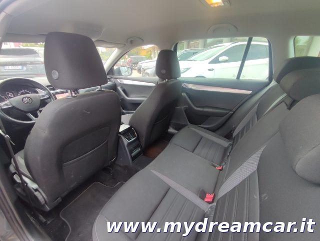 SKODA Octavia 1.5 DSG Wagon Ambition G-Tec
