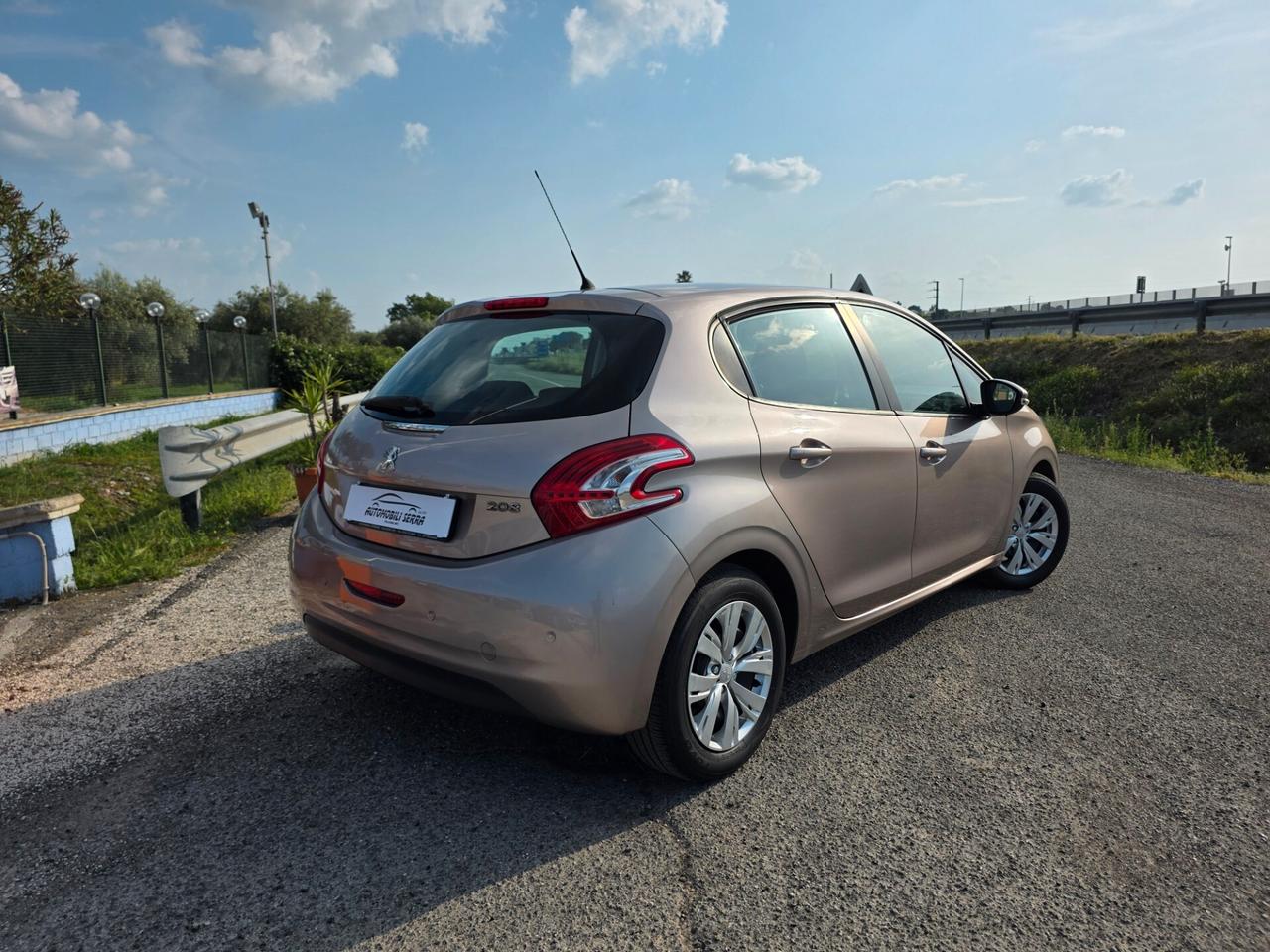 Peugeot 208 1.4 HDi 68 CV 5 porte Allure