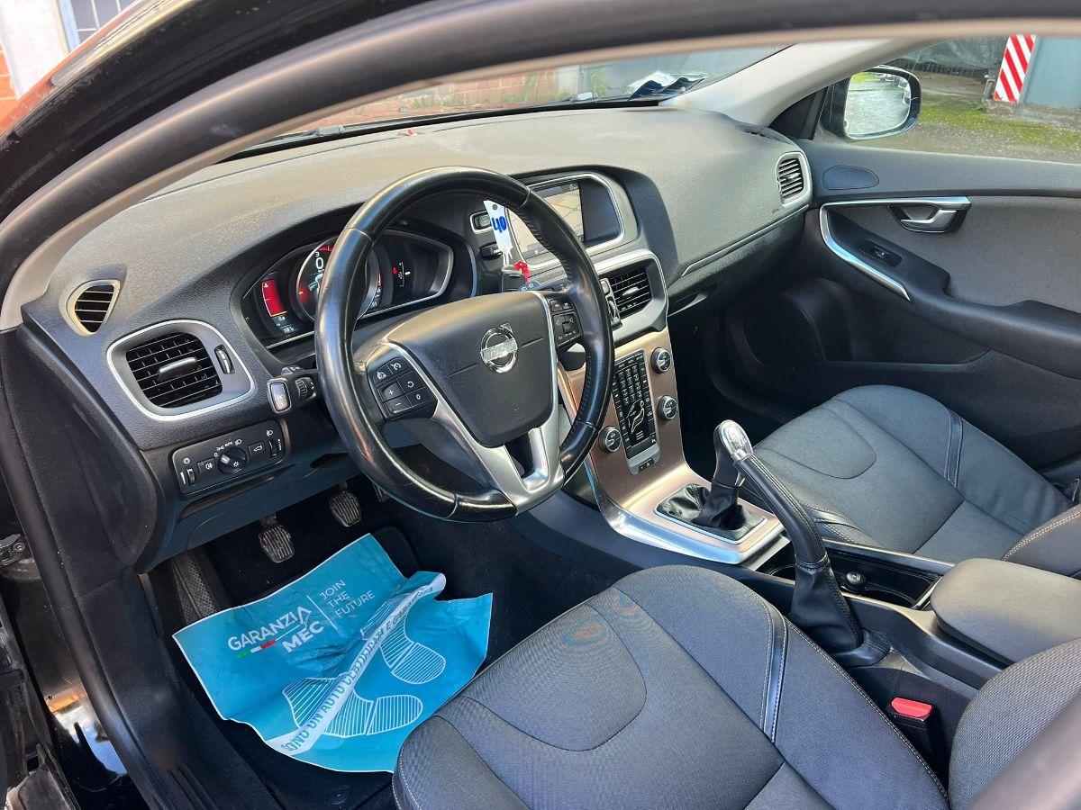 VOLVO - V40 Cross Country 1.6 d2 Momentum