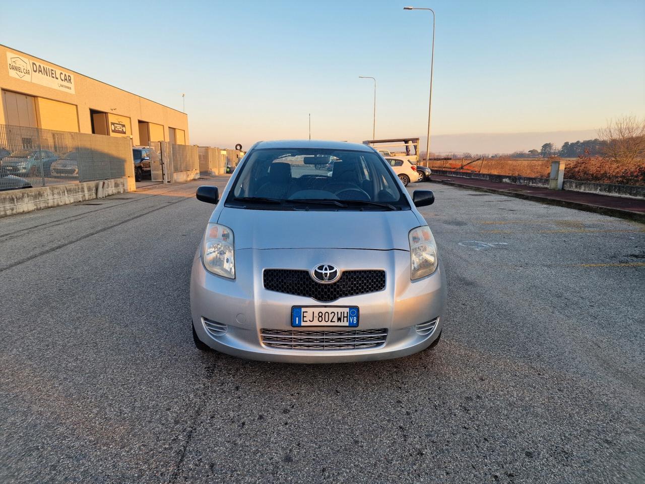 Toyota Yaris 1.0 5 porte