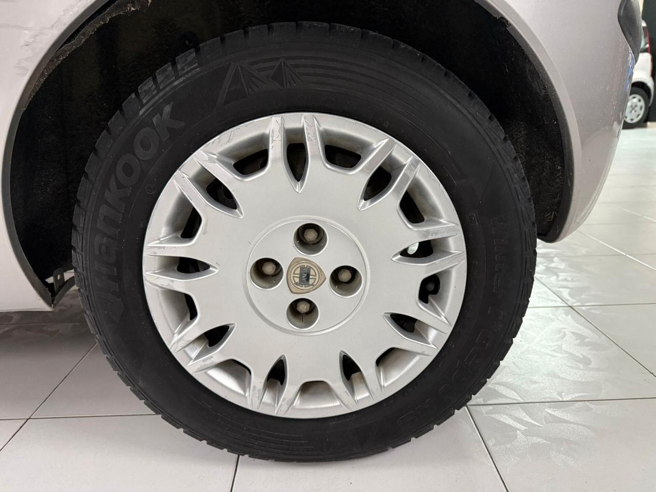 Lancia Ypsilon 1.2 Argento