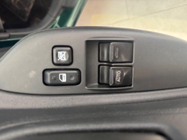 TOYOTA Yaris 1.0i 16V cat 3 porte Sol Blue