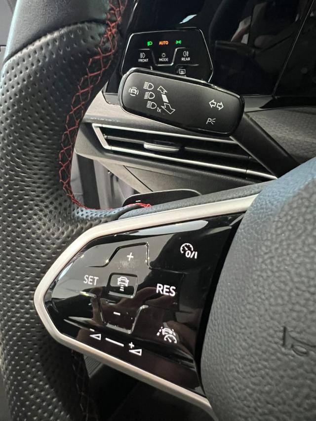 VOLKSWAGEN Golf 2.0 TSI DSG GTI *FULL OPTIONAL*