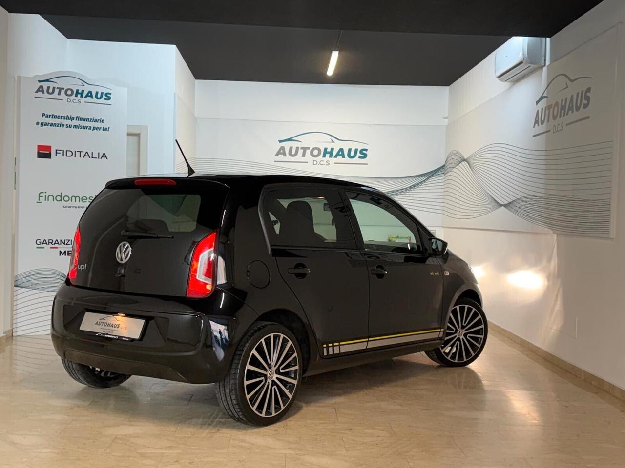 Volkswagen up! 1.0 5p. Versione STREET