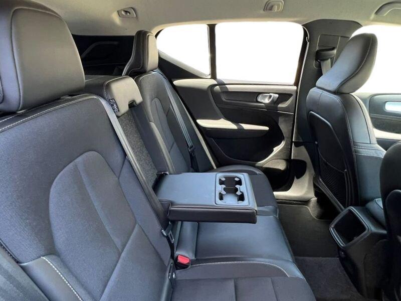 Volvo XC40 D3 150 CV AWD Automatica NAVI LED Business Plus