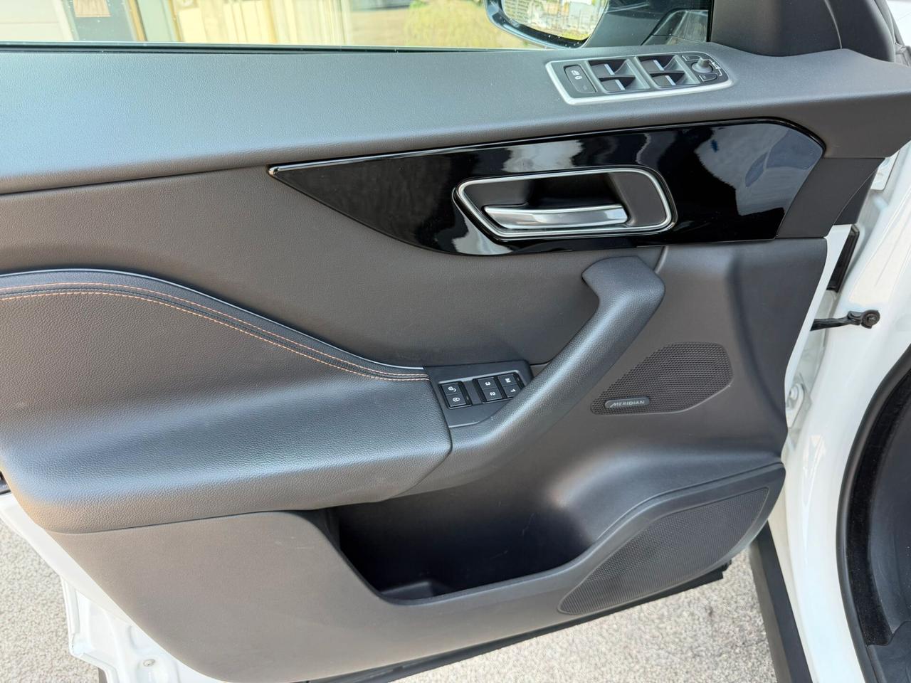 Jaguar F-Pace 2.0 D 180 CV AWD aut. Portfolio