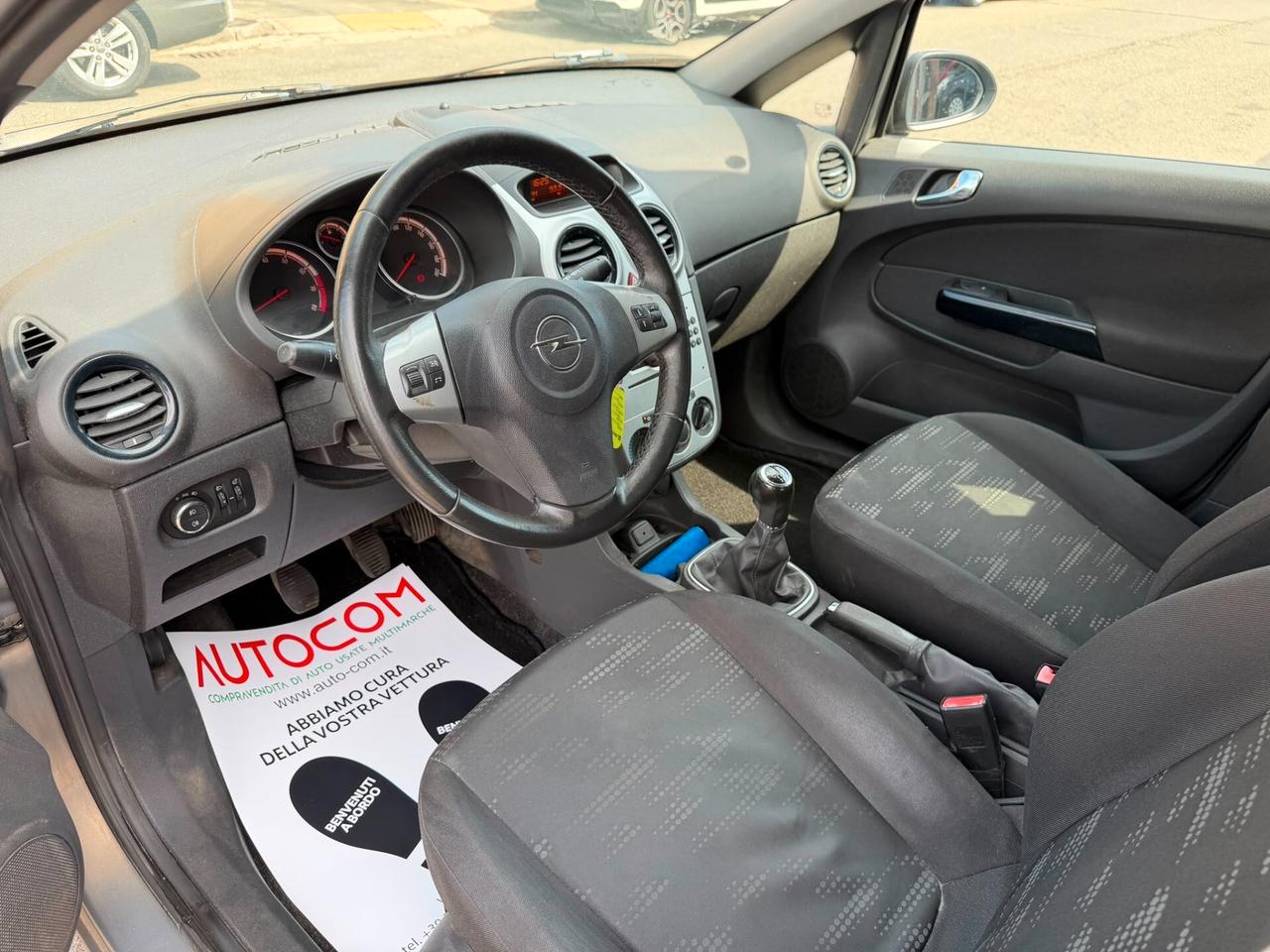Opel Corsa 1.2 5 porte Cosmo
