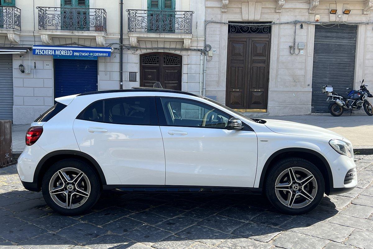 MERCEDES GLA 200 d Automatic Premium