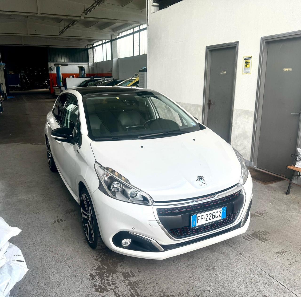 Peugeot 208 PureTech Turbo 110 EAT6 S&S 5 porte GT Line
