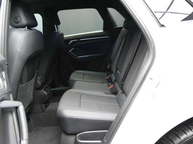 AUDI Q3 35 TDI S tronic Identity Black