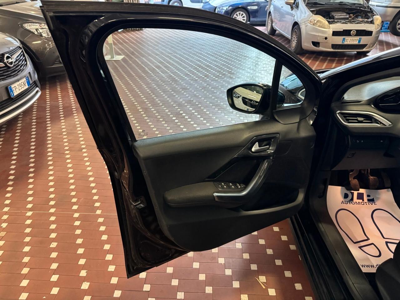 Peugeot 208 1.2 VTi 82 CV 5 porte Allure - IDEALE PER NEOPATENTATI