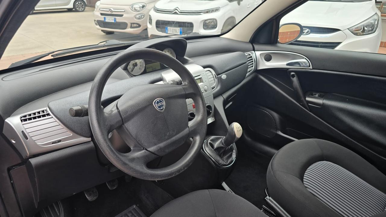 Lancia Ypsilon 1.3 MJT 75 CV Argento