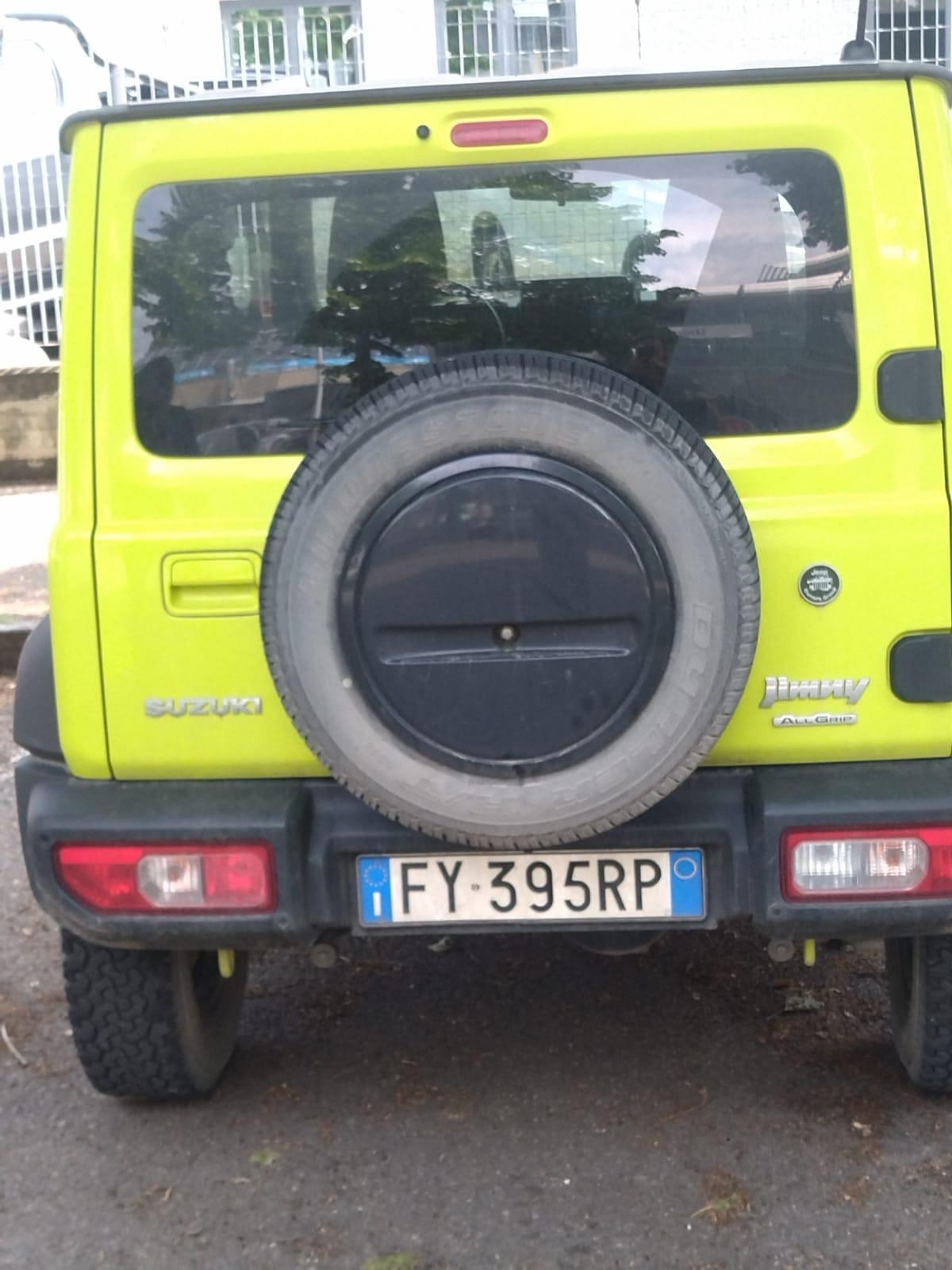 Suzuki Jimny 1.5 5MT Top