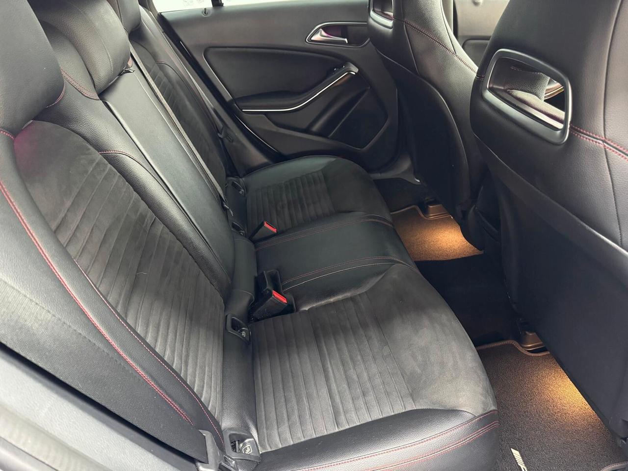 Mercedes-Benz CLA 45 AMG 381Cv