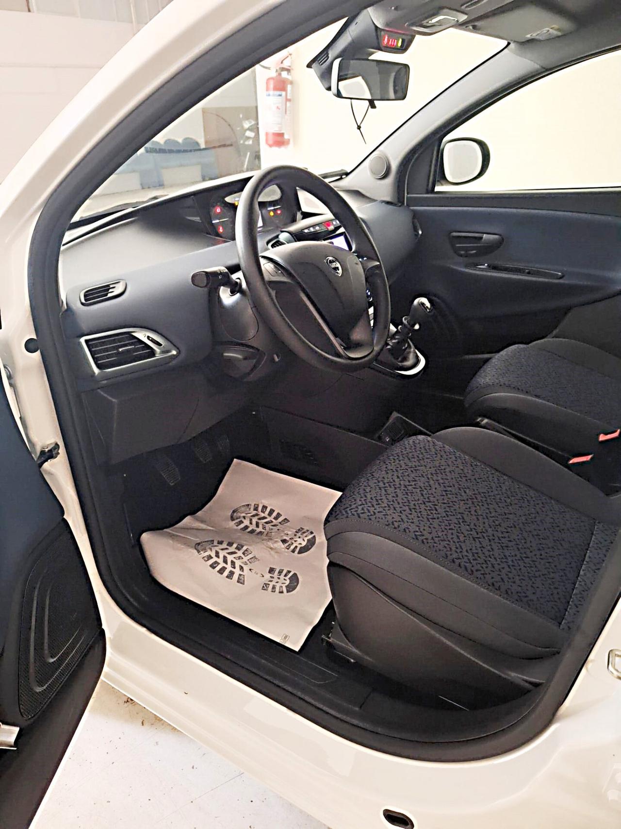 Lancia Ypsilon 1.0 FireFly 5 porte S&S Hybrid Oro n 101079