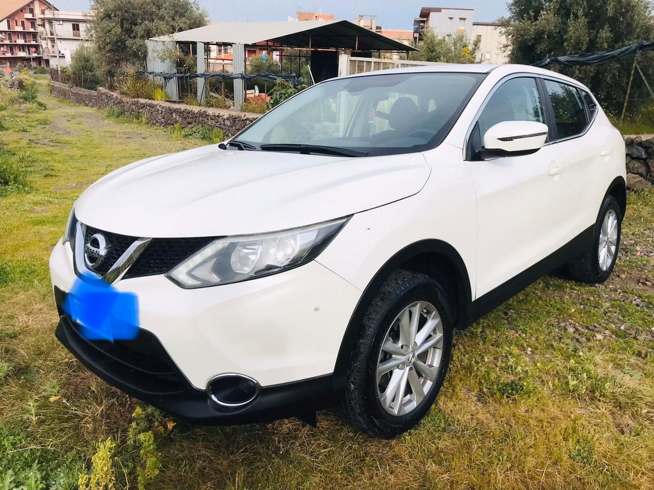 Nissan Qashqai 1.5 dCi Tekna diesel corso sicilia n 34 paterno'